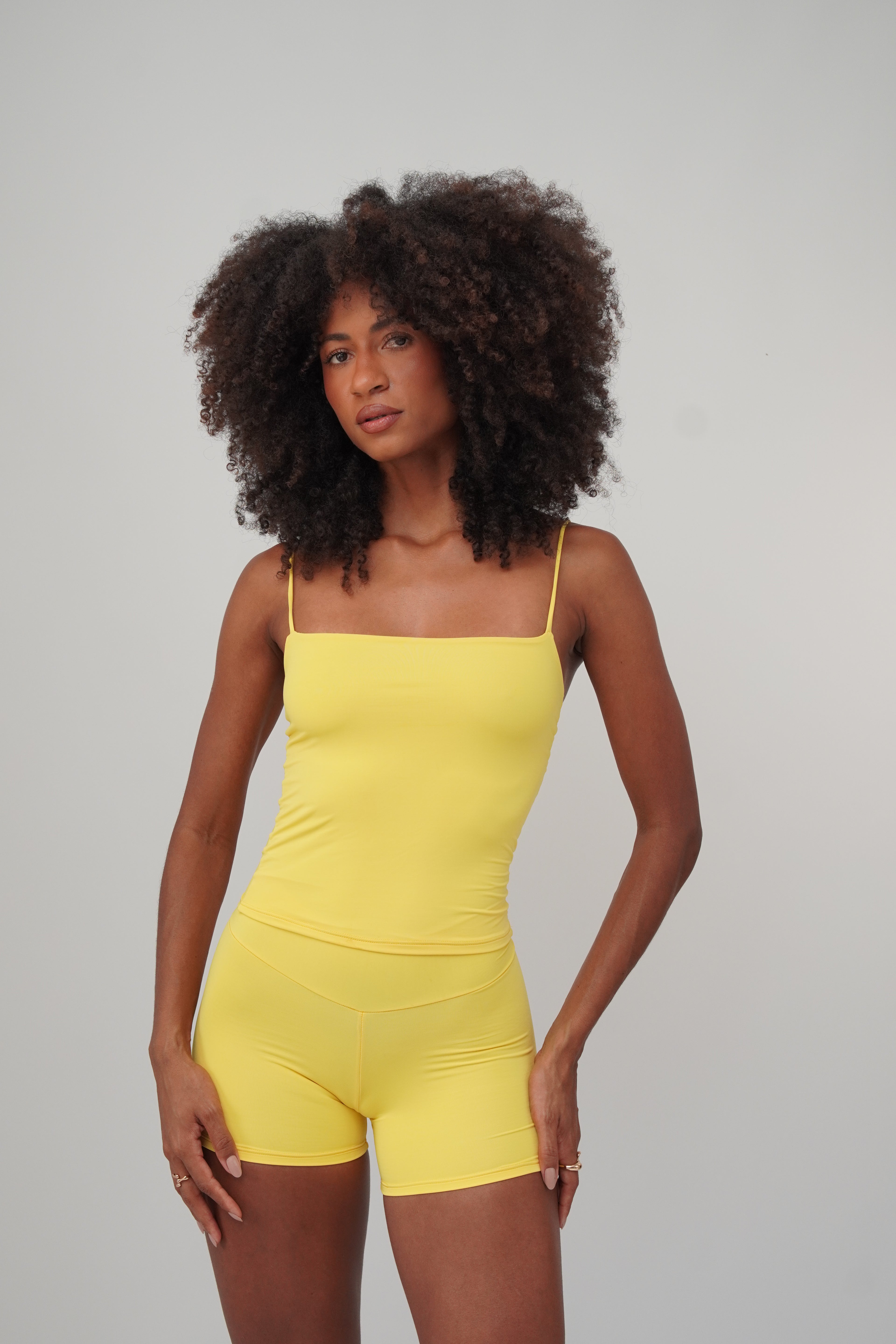 SHORT SOLAR - Amarelo